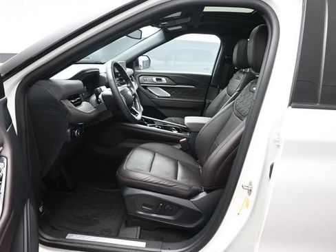 Certified 2025 Ford Explorer Platinum w/ Ultimate Package AWD/4WD image 10