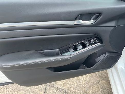 Certified 2023 Nissan Altima 2.5 SV FWD image 11