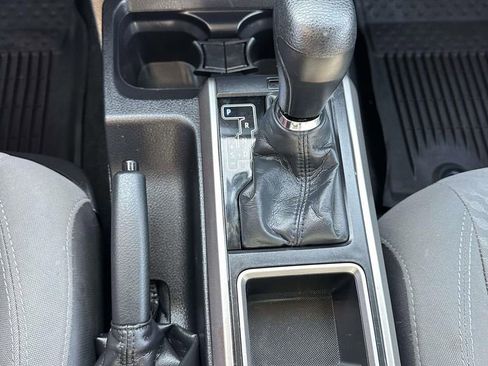 Used 2020 Toyota Tacoma SR5 image 17