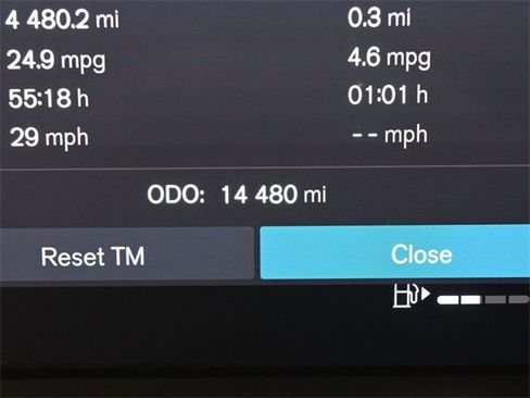 Used 2023 Volvo XC60 B5 Plus image 22