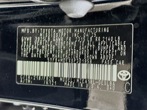 Used 2025 Toyota Corolla LE image 12