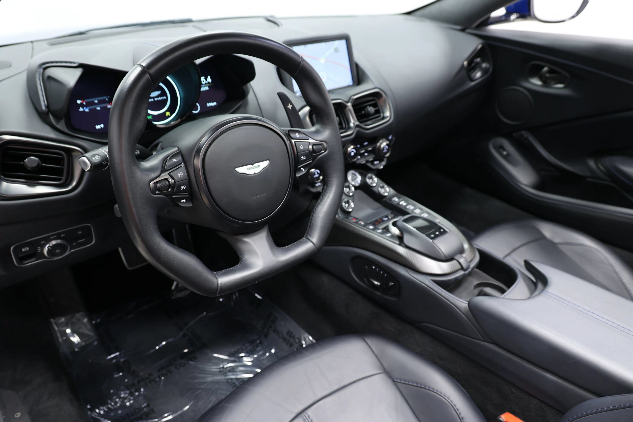 Used 2023 Aston Martin V8 Vantage Roadster RWD image 22