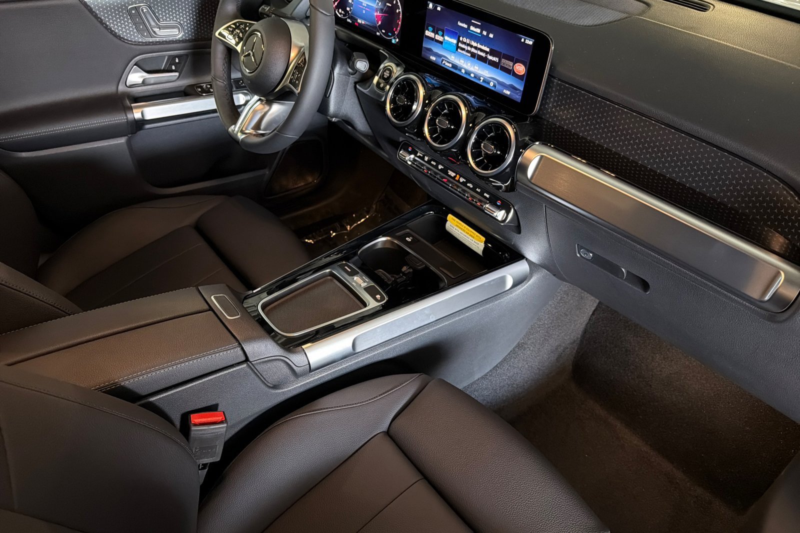 New 2026 Mercedes-Benz GLB 250 image 14