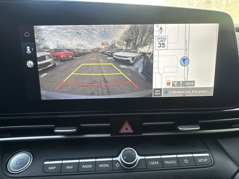 Used 2023 Hyundai Elantra SEL w/ Convenience Package image 15