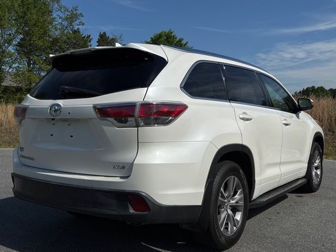 Used 2014 Toyota Highlander XLE image 7