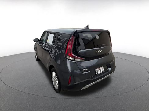 Used 2025 Kia Soul LX w/ LX Technology Package FWD image 11