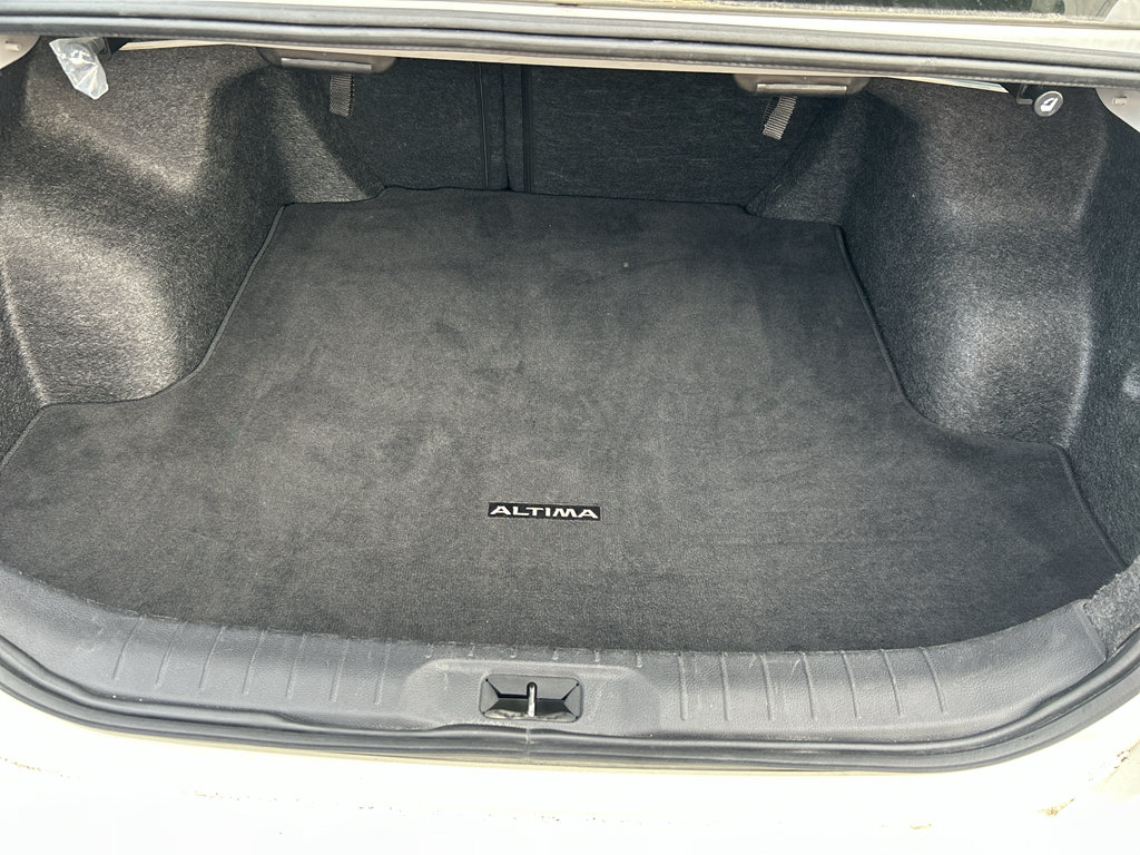 Used 2024 Nissan Altima 2.5 SR FWD image 11