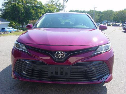 Used 2018 Toyota Camry L image 2
