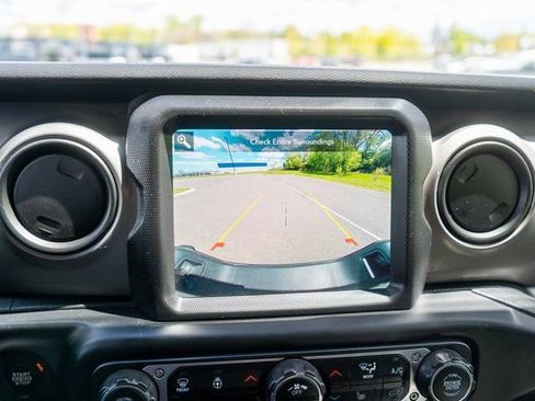 Used 2021 Jeep Gladiator Sport AWD/4WD image 24