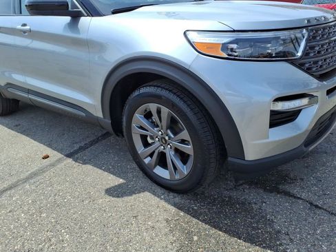 Used 2024 Ford Explorer XLT w/ Equipment Group 202A AWD/4WD image 5