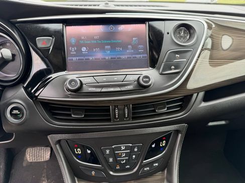 Used 2020 Buick Envision Essence FWD image 19