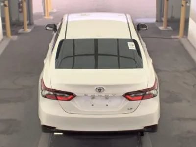 Used 2021 Toyota Camry LE FWD image 4