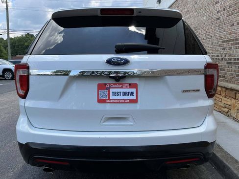 Used 2016 Ford Explorer FWD image 4