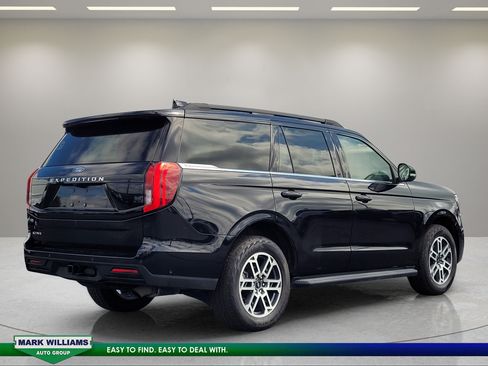 Used 2025 Ford Expedition Active AWD/4WD image 4