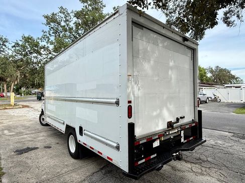 Used 2022 Ford E-350 and Econoline 350 Super Duty image 25