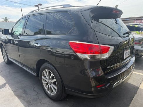 Used 2015 Nissan Pathfinder S FWD image 4
