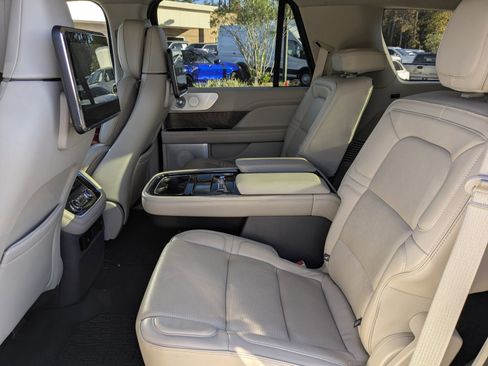 Used 2019 Lincoln Navigator Reserve w/ Cargo Package image 15