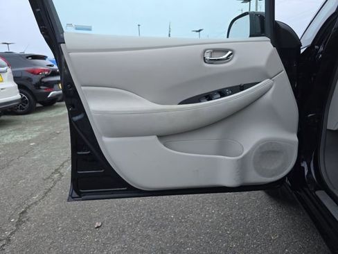 Used 2013 Nissan Leaf SV image 16