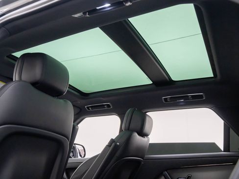 Used 2023 Land Rover Range Rover Sport SE Dynamic image 10