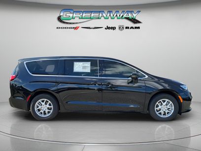 Used 2023 Chrysler Pacifica Touring-L