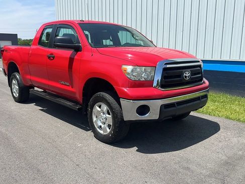 Used 2011 Toyota Tundra 4x4 Double Cab w/ Tow Pkg image 3