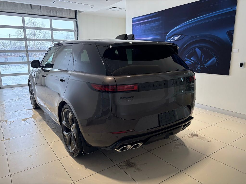 New 2025 Land Rover Range Rover Sport Dynamic SE AWD/4WD image 2
