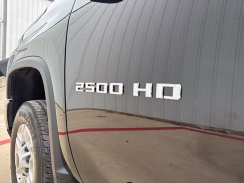 Used 2025 Chevrolet Silverado 2500 LT w/ Convenience Package AWD/4WD image 11