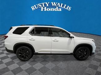 New 2025 Honda Pilot Touring video 2