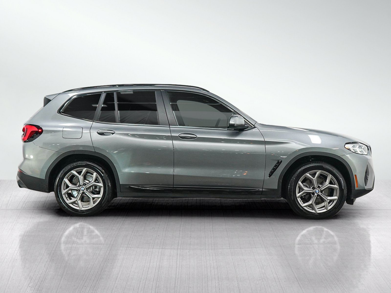 Used 2023 BMW X3 xDrive30i AWD/4WD image 6