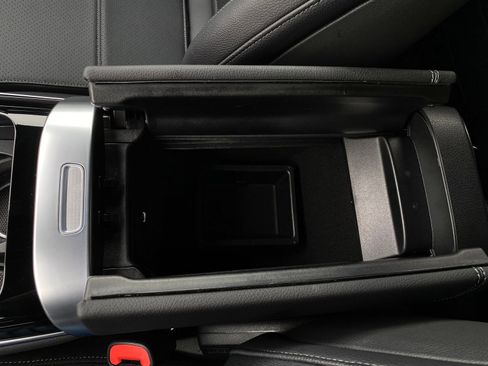 Used 2025 Mercedes-Benz GLC 300 image 19