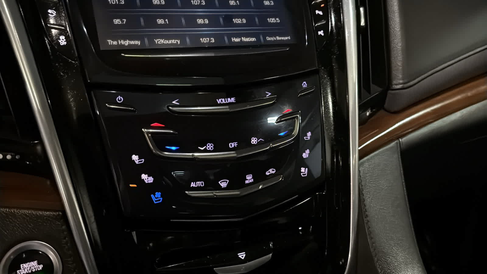 Used 2019 Cadillac Escalade Luxury AWD/4WD image 16