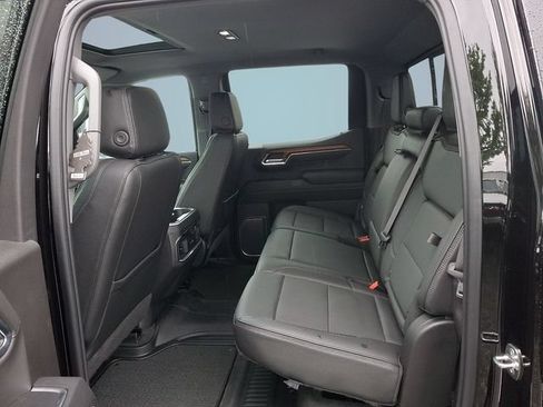 Used 2023 GMC Sierra 1500 Denali w/ Technology Package AWD/4WD image 7