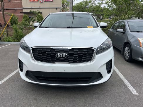 Used 2020 Kia Sorento LX image 4