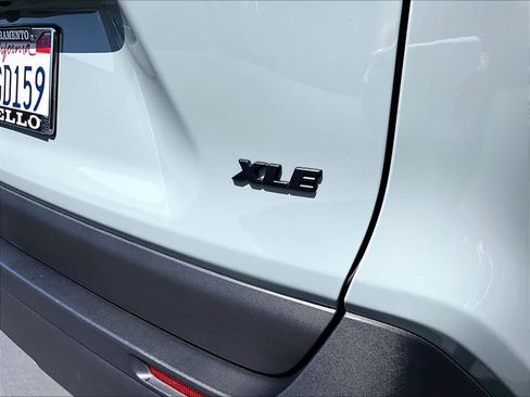 Used 2022 Toyota RAV4 XLE w/ Convenience Package FWD image 10