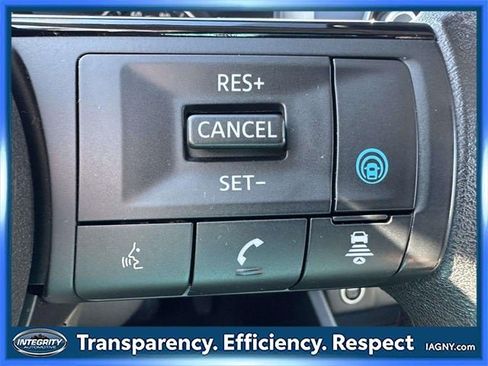 Certified 2023 Nissan Rogue SV image 33