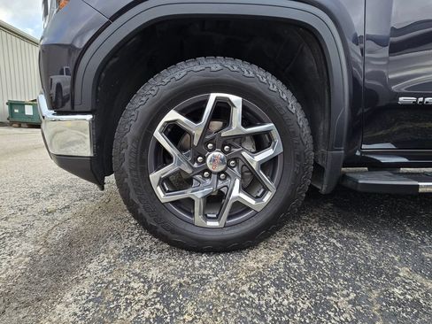 Used 2025 GMC Sierra 1500 SLT AWD/4WD image 9