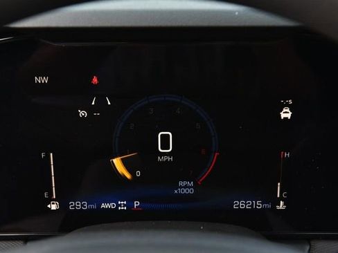 Used 2025 Chevrolet TrailBlazer LT AWD/4WD image 10