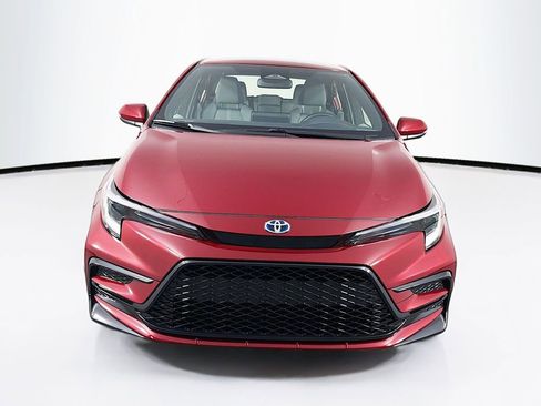 Used 2025 Toyota Corolla SE FWD image 2
