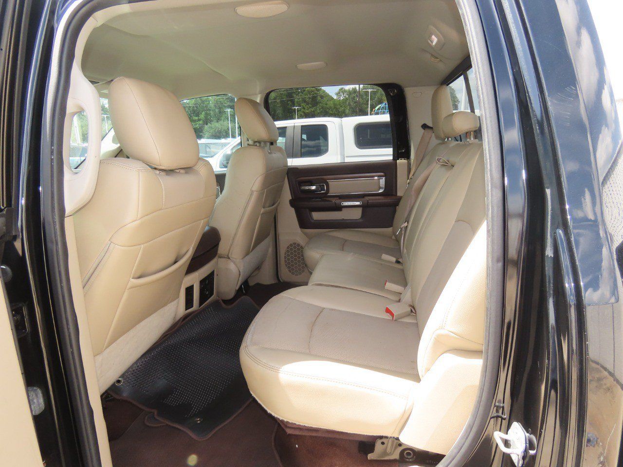 Used 2014 RAM 1500 Laramie w/ Convenience Group RWD image 18