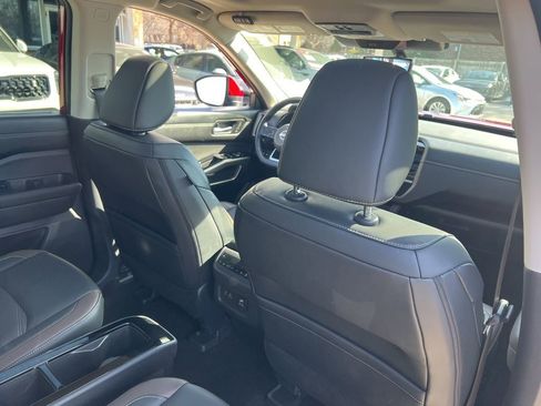 Certified 2024 Nissan Pathfinder Platinum image 16