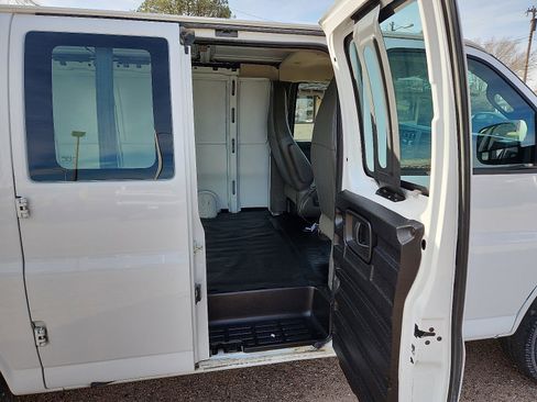 Used 2020 GMC Savana 2500 w/ Driver Convenience Package image 9
