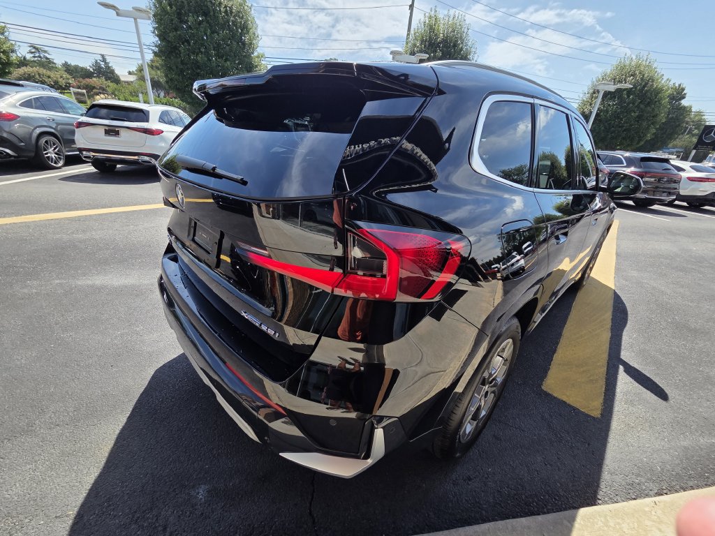 Used 2023 BMW X1 xDrive28i w/ Premium Package AWD/4WD image 8