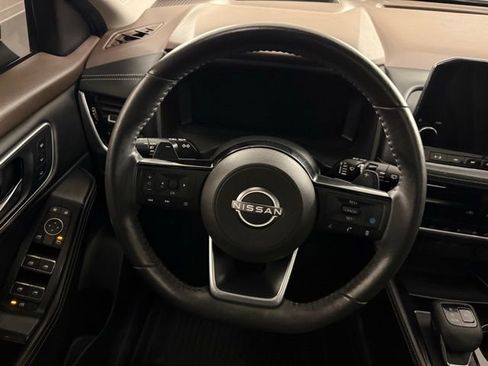 Used 2023 Nissan Rogue Platinum w/ Platinum Premium Package image 16