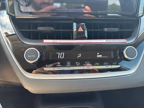 Used 2025 Toyota Corolla LE FWD image 14