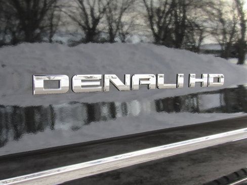 Used 2015 GMC Sierra 2500 Denali w/ Duramax Plus Package image 13