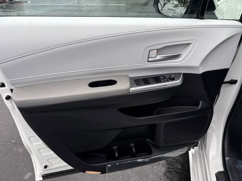New 2025 Toyota Sienna XLE w/ XLE Plus Package image 22