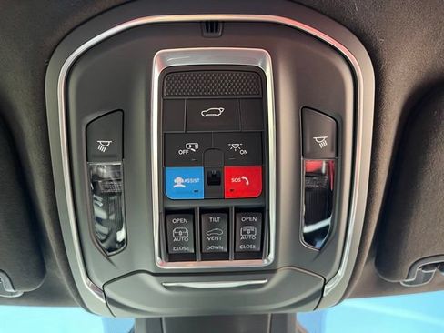 Used 2024 Jeep Wagoneer Launch Edition AWD/4WD image 20