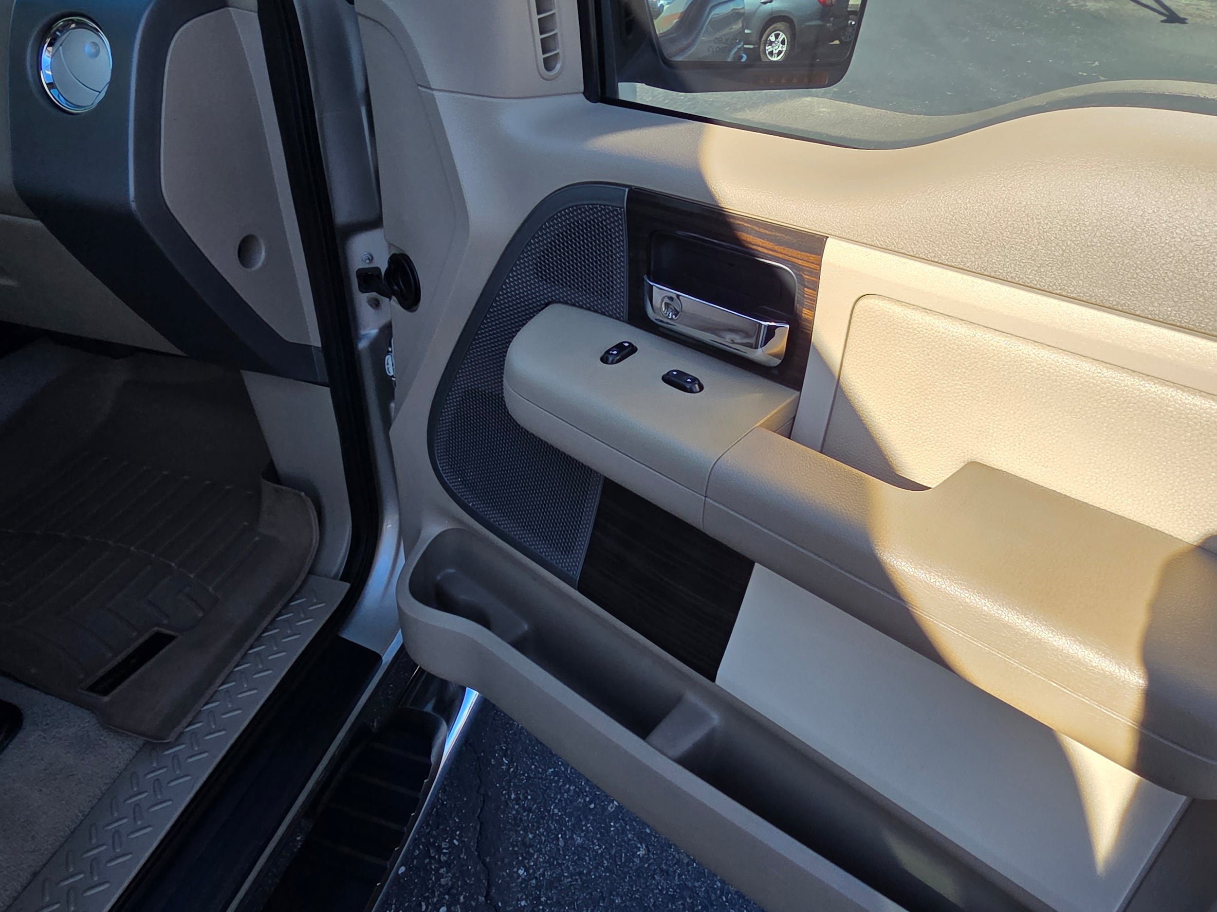Used 2008 Lincoln Mark LT 2WD image 22