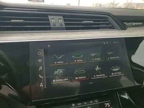 Used 2021 Audi e-tron Premium w/ Convenience Plus Package image 20