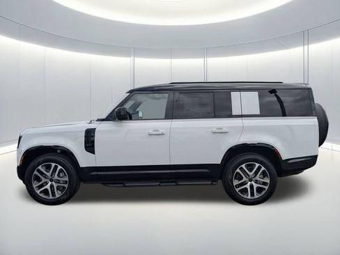 New 2026 Land Rover Defender 130 X-Dynamic SE AWD/4WD image 2